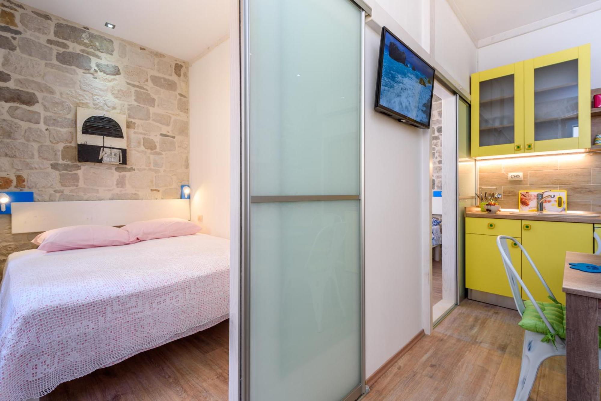 Apartments Kaja โตรกีร์ ภายนอก รูปภาพ